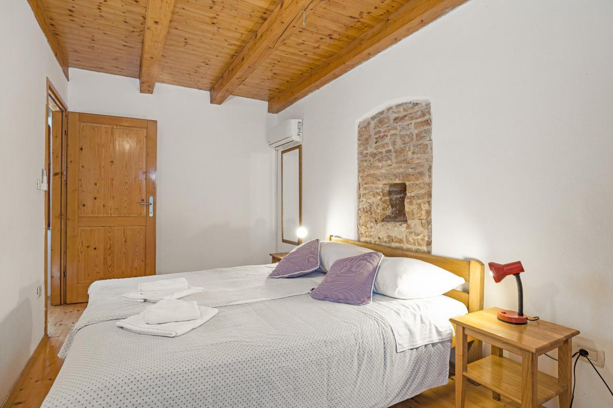 Laura - Orihi Villa Barban